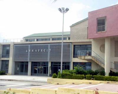 Οι ισχυροί πολιτικοί παράγοντες δεν σκούζουν στους διαδρόμους