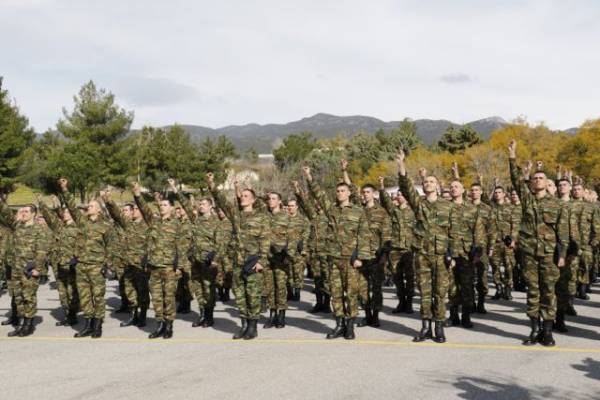 Ορκίστηκαν 650 νεοσύλλεκτοι της 2017 Α' ΕΣΣΟ στο 9ο Σύνταγμα Πεζικού (βίντεο-φωτογραφίες)