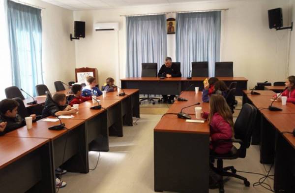 Στο δήμαρχο Πύλου μικροί μαθητές