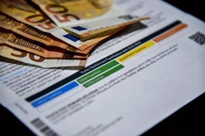 Έβδομη ακριβότερη στη χονδρική ρεύματος η Ελλάδα φέτος, παρά την αποκλιμάκωση στο β’ τρίμηνο