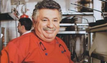 Λευτέρης Λαζάρου: &quot;Ο Eλληνας είναι πολυφαγάς, τρώει πολύ και γι&#039; αυτό παχαίνει&quot; 
