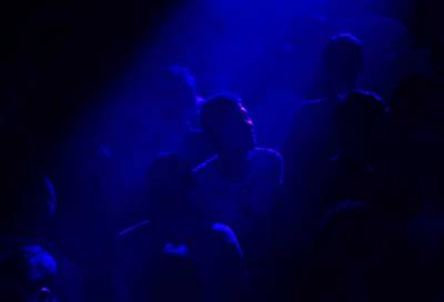 Εντοπίστηκε η υπόγεια αποθήκη στο Μετς, που έγινε κορονοπάρτι το βράδυ του Σαββάτου