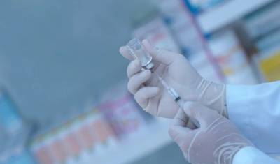 Σουηδία: Τέταρτη δόση του εμβολίου για τους ηλικιωμένους άνω των 80 ετών προτείνουν οι ειδικοί