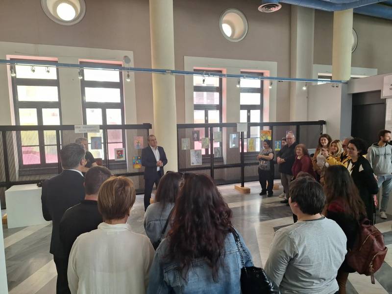 Καλαμάτα: Χρώματα ψυχής και δύναμης στην έκθεση ζωγραφικής δύο μαθητριών ειδικών σχολείων