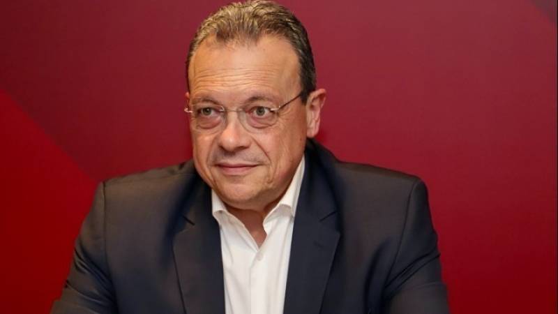 Φάμελλος: «Με σπασμένα τα φρένα τρέχουν τα κέρδη των 4 τραπεζών και το 2025» (βίντεο)