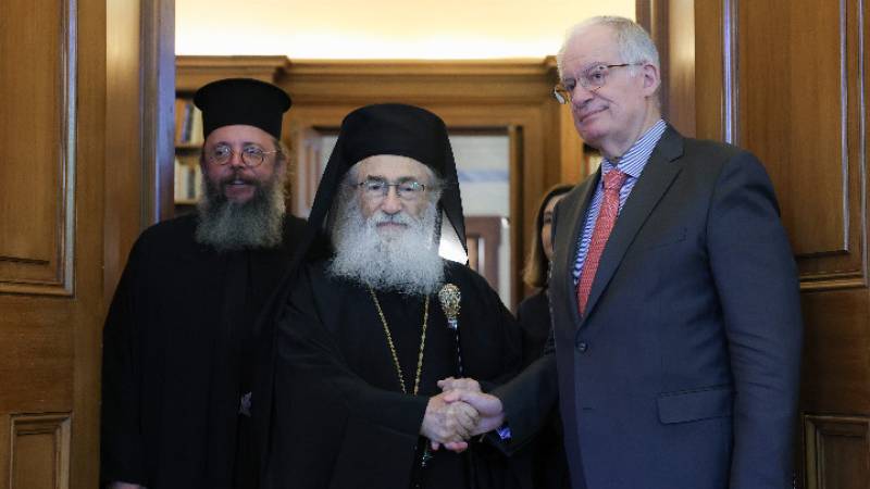 Με τον αρχιεπίσκοπο Σινά, Φαράν και Ραϊθώ και ηγούμενο της Ιεράς Μονής Αγίας Αικατερίνης Όρους Σινά, Δαμιανό, συναντήθηκε ο Κ. Τασούλας