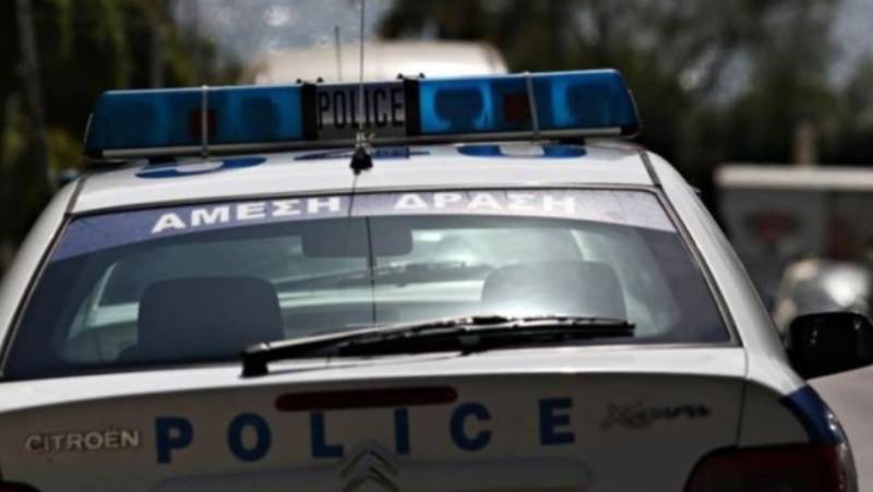 Eκρηκτικά και όπλα σε σπίτι 61χρονου - Συνελήφθη για βομβιστικές-εμπρηστικές επιθέσεις σε κτίρια στην Αττική