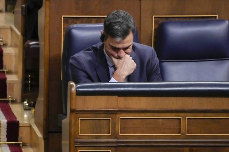 Ισπανία: Νέο σκάνδαλο για την κυβέρνηση Σάντσεθ, επανέρχεται το αίτημα για πρόωρες εκλογές