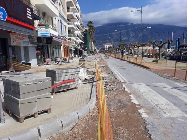 Παρατάσεις έργων που δεν θα τηρηθούν στις αναπλάσεις Ναυαρίνου και Υπαπαντή