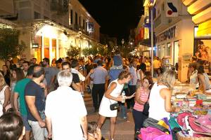 Περισσότερος κόσμος, μικρότερες εισπράξεις στη &quot;Λευκή Νύχτα&quot; της Καλαμάτας