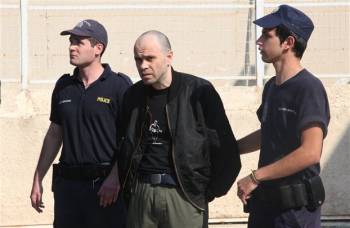 Νέο κείμενο Μαζιώτη βάλει κατά ΝΔ - ΣΥΡΙΖΑ