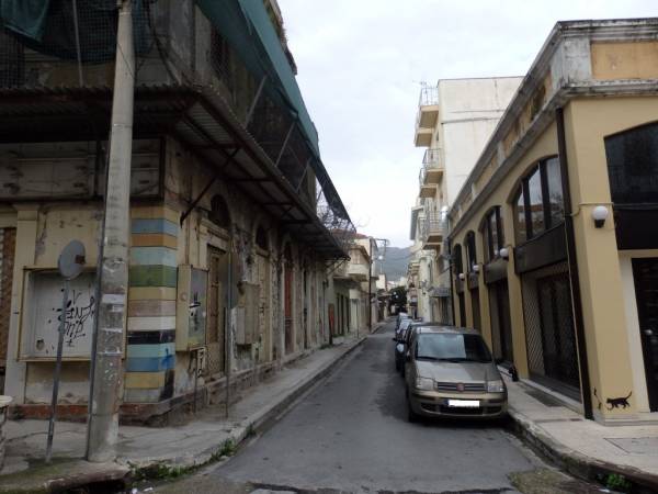 Πεζοδρομήσεις και διαπλάτυνση πεζοδρομίων στο κέντρο της Καλαμάτας