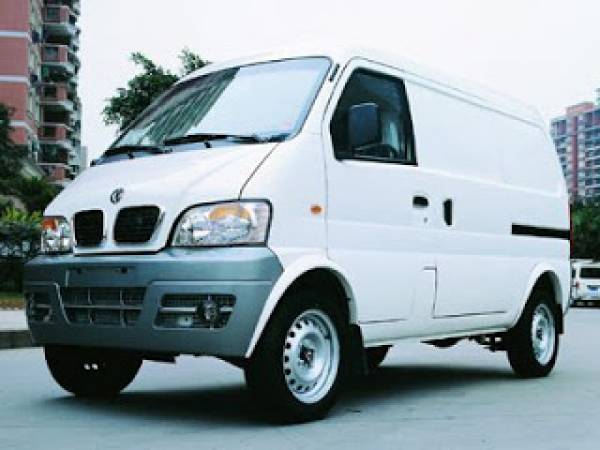 Βρέθηκε το λευκό βαν των δραπετών των φυλακών Τρικάλων