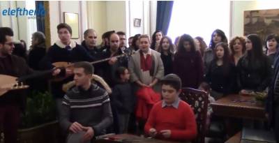 "Πλημμύρισε" κάλαντα η Καλαμάτα (βίντεο-φωτογραφίες)
