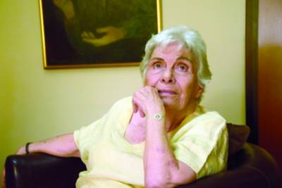 H Κική Δημουλά στο eleftheriaonline.gr: “Η ποίηση είναι μια σταγόνα χαράς σε έναν ωκεανό λύπης...” (βίντεο)