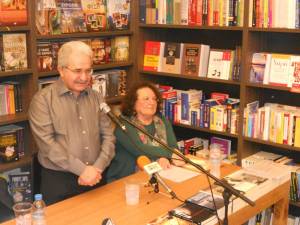 Παρουσιάστηκε το βιβλίο του Μίμη Ανδρουλάκη