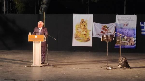 Παυλόπουλος: &quot;Το παράδειγμα των Ντρέδων υπενθυμίζει το δικό μας χρέος για την πατρίδα&quot; (βίντεο)