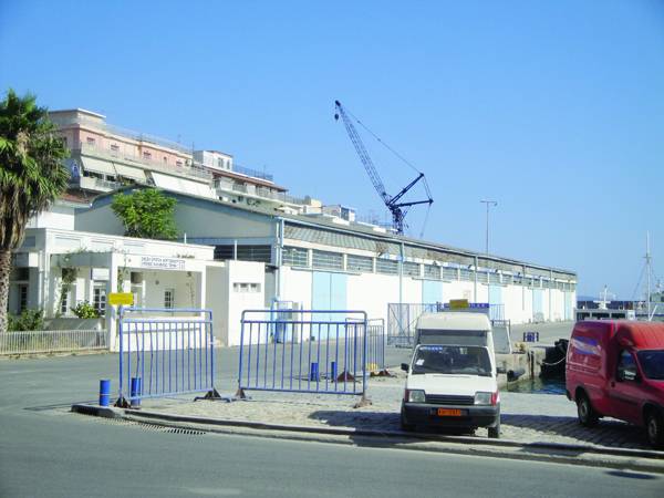 Αξιοποίηση αποθηκών προβλήτας λιμανιού Καλαμάτας