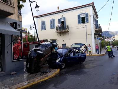 Σοβαρό τροχαίο σε κεντρική διασταύρωση της Καλαμάτας
