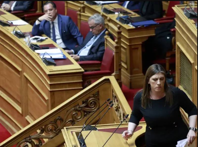Kόντρα Γεωργιάδη - Κωνσταντοπούλου: Ατάκες στη Βουλή για παντελονάτους, φουστίτσες και εσώρουχα (Βίντεο)