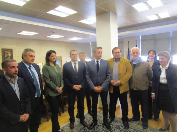 Νέα επίσκεψη στην Καλαμάτα προανήγγειλε η Κεραμέως στη συνάντηση με τον δήμαρχο