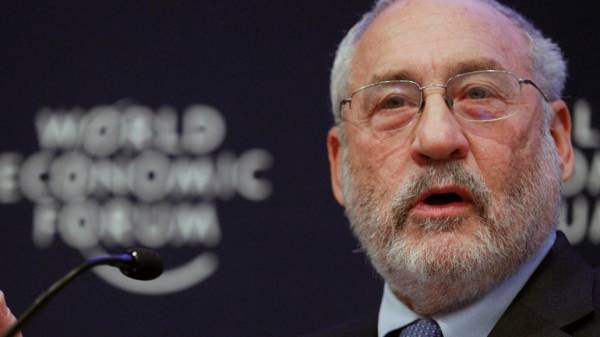 Στίγκλιτς: "Η Γερμανία «έχει καταφέρει ένα σημαντικό πλήγμα στην Ευρώπη» με τη στάση της στην ελληνική κρίση"