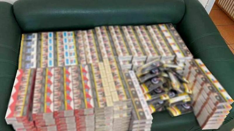 Σύλληψη πέντε ατόμων στο «Ελ.Βενιζέλος» με 20.775 λαθραία πακέτα τσιγάρα