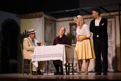 Αρέσει η παράσταση “Αλίμονο στους νέους” από το Τριφυλιακό Ερασιτεχνικό Θέατρο