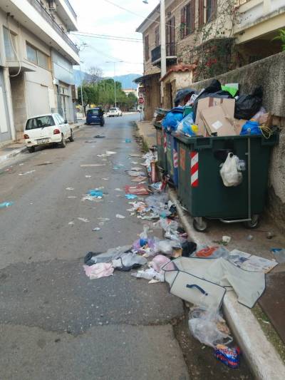 Εικόνες χωματερής στα Φιλιατρά