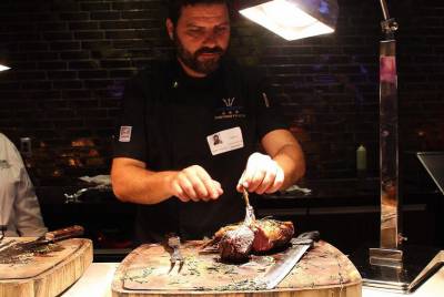 Ο σεφ Δημήτρης Πυλιώτης στην «Ε»: “Η ελληνική παράδοση ο ακρογωνιαίος λίθος στο οικοδόμημα του “Poseidon”