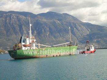 Εφυγε από το λιμάνι της Καλαμάτας το "Amada" (βίντεο)