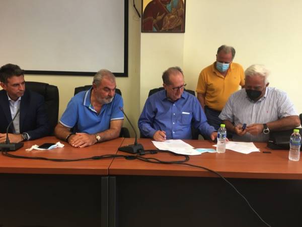 Υπεγράφη η σύμβαση για το λιμάνι της Κυπαρισσίας