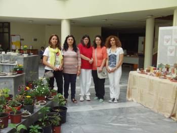 Ανοιξιάτικο μπαζάρ από το ΕΕΕΕΚ (φωτογραφίες)