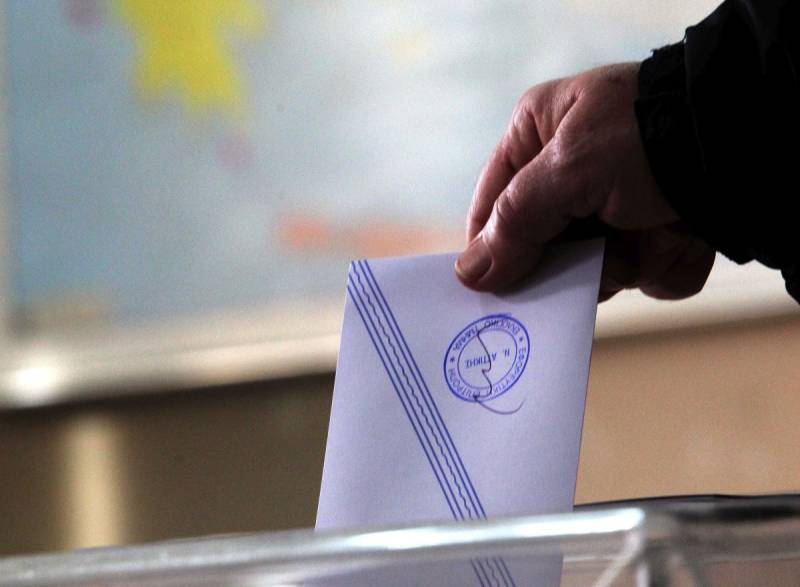 Opinion Poll: Η ΝΔ πρώτη με 13,3% μονάδες διαφορά από το ΠΑΣΟΚ (Βίντεο)