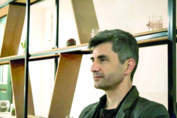 Ο μουσικοσυνθέτης Γ. Δούσης στην &quot;Ε&quot;: “Κάθε μουσικός κουβαλά μέσα του όλες τις εμπειρίες του τόπου του”