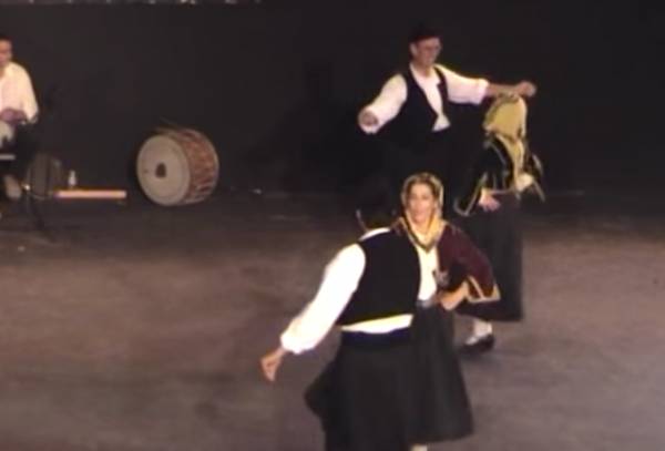 Παράσταση του Μορφωτικού" Λαϊκή παράδοση και παιδί"