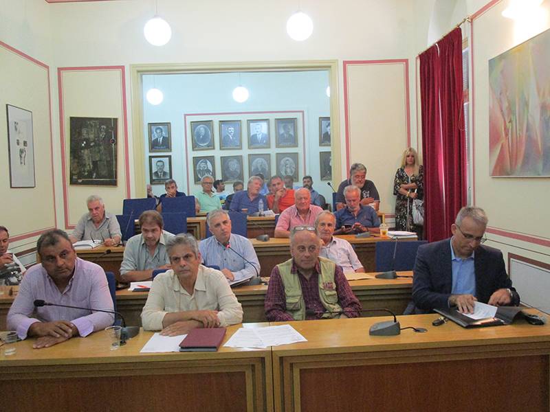 Οριστικό διαζύγιο Μάκαρη με τους “6”: Τον ανάγκασαν να καθίσει στα πίσω έδρανα