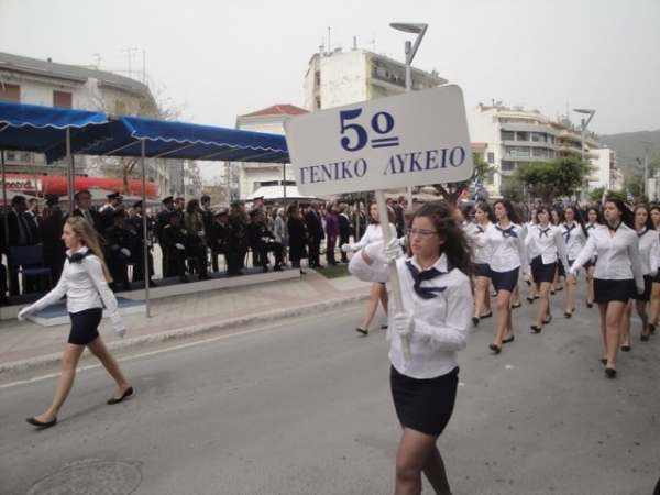 Φωτογραφίες (2) από την παρέλαση στην Καλαμάτα