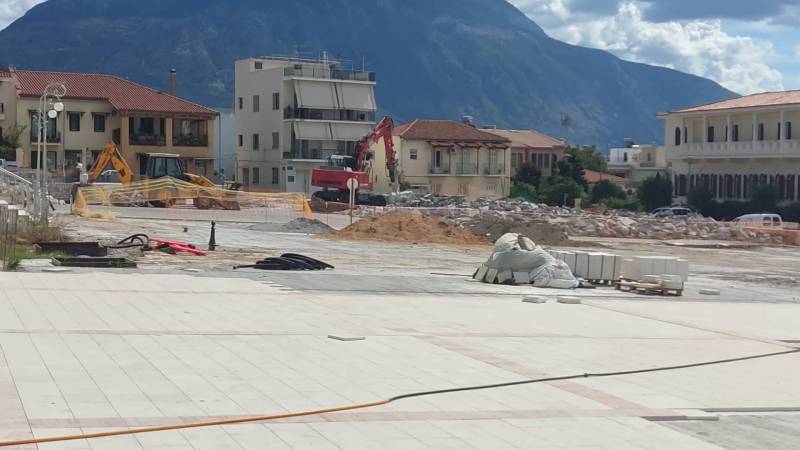 Καλαμάτα: Υποσχέσεις για καλύτερους ρυθμούς στην ανάπλαση πλατείας Υπαπαντής