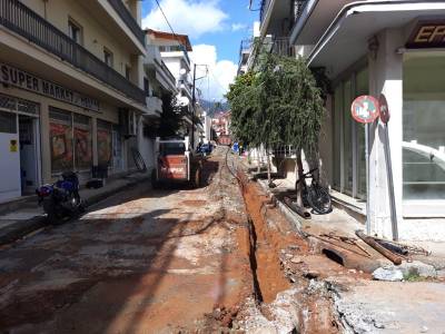 Σε εξέλιξη η αντικατάσταση του δικτύου ύδρευσης στην Καλαμάτα (βίντεο)