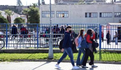 Σχολεία: Στη σκιά των 4.300 κρουσμάτων οι εισηγήσεις για το άνοιγμα