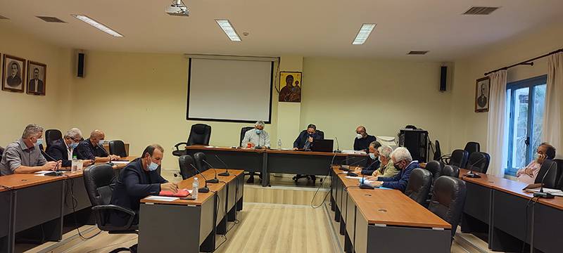 Δημοτικό Συμβούλιο Τριφυλίας: Εντονες αντιπαραθέσεις για τις αναπλάσεις των πλατειών σε Φιλιατρά και Γαργαλιάνους