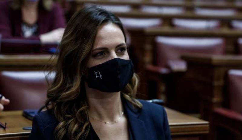 Αχτσιόγλου: Ο νόμος Χατζηδάκη νομιμοποίησε την εργοδοτική αυθαιρεσία