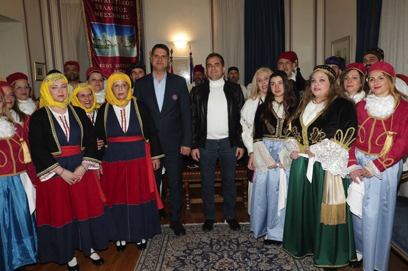 "Καλέσματα" στην Καλαμάτα για το Καρναβάλι της Μεσσήνης (βίντεο-φωτογραφίες)