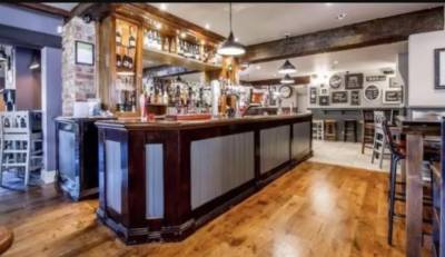 Μεγάλη Βρετανία: Ζευγάρι έκανε λογαριασμό 180 λιρών, έφυγε, αλλά ο ιδιοκτήτης… είχε τον τρόπο του να πληρωθεί