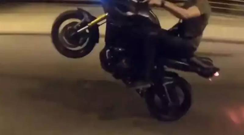 Κόντρες στη Ναυαρίνου...