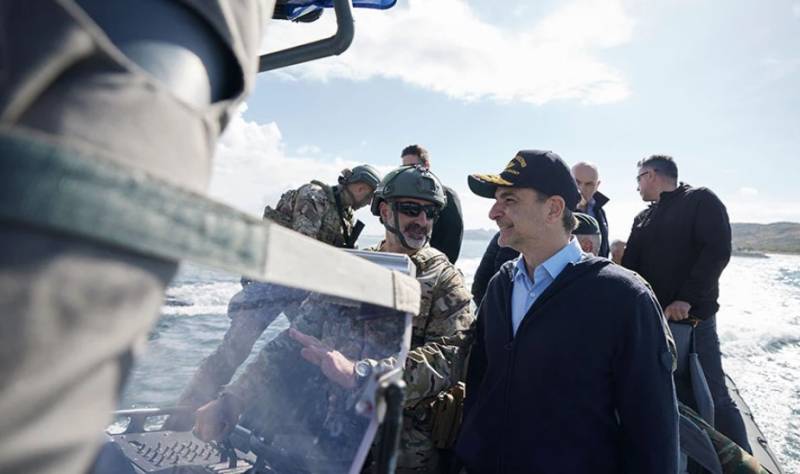 Μητσοτάκης από τη διοίκηση των ΟΥΚ και των Ειδικών Δυνάμεων: Στεκόμαστε πάντα αρωγοί στο έργο των Ενόπλων Δυνάμεων