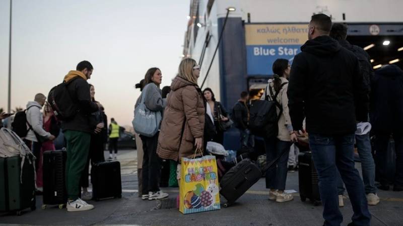 Κορυφώνεται η έξοδος των εκδρομέων του Πάσχα - Αυξημένη η κίνηση στα λιμάνια της Αττικής