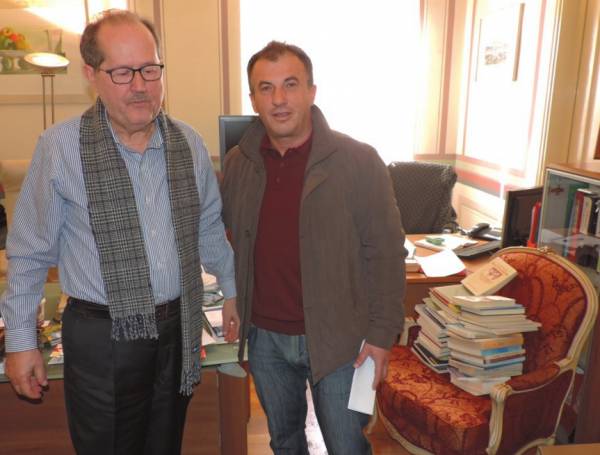 Βιβλία στο 10ο Δημοτικό Σχολείο Καλαμάτας