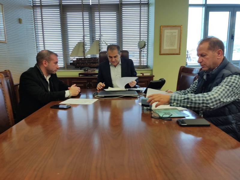 Παιδική χαρά και αναβάθμιση γηπέδου 5Χ5 στην Μικρομάνη